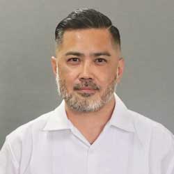 兼島 俊氏