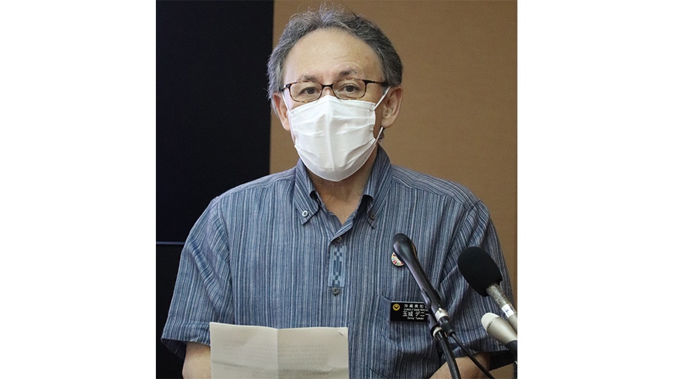 対策本部会議後、会見した玉城知事＝26日午後、県庁