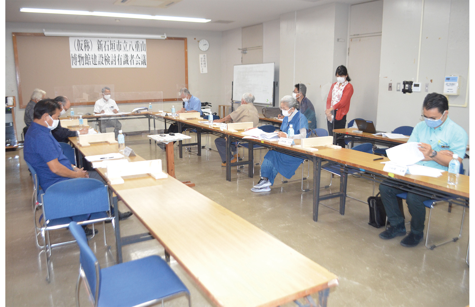 仮称・新石垣市立八重山博物館建設検討有識者会議の第４回会合が開かれた＝２９日午後、市民会館中ホール会議室