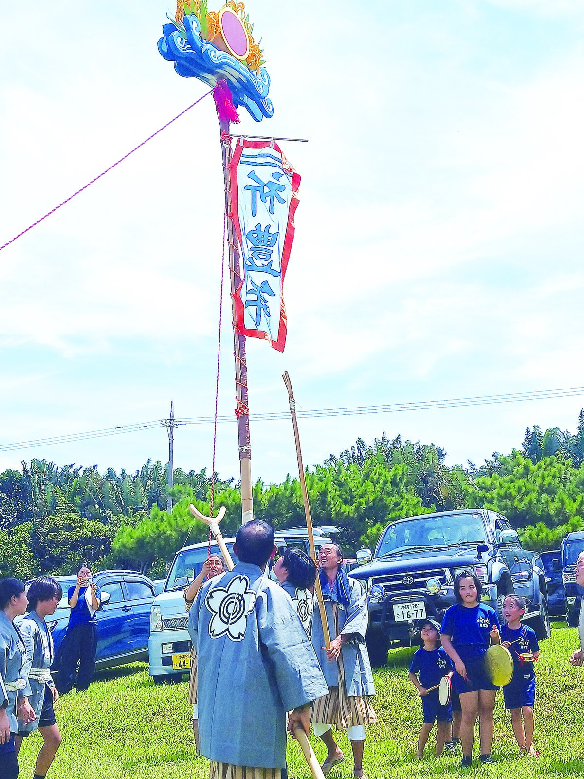 参加者にイノシシ汁も　崎枝で盛大に豊年祭