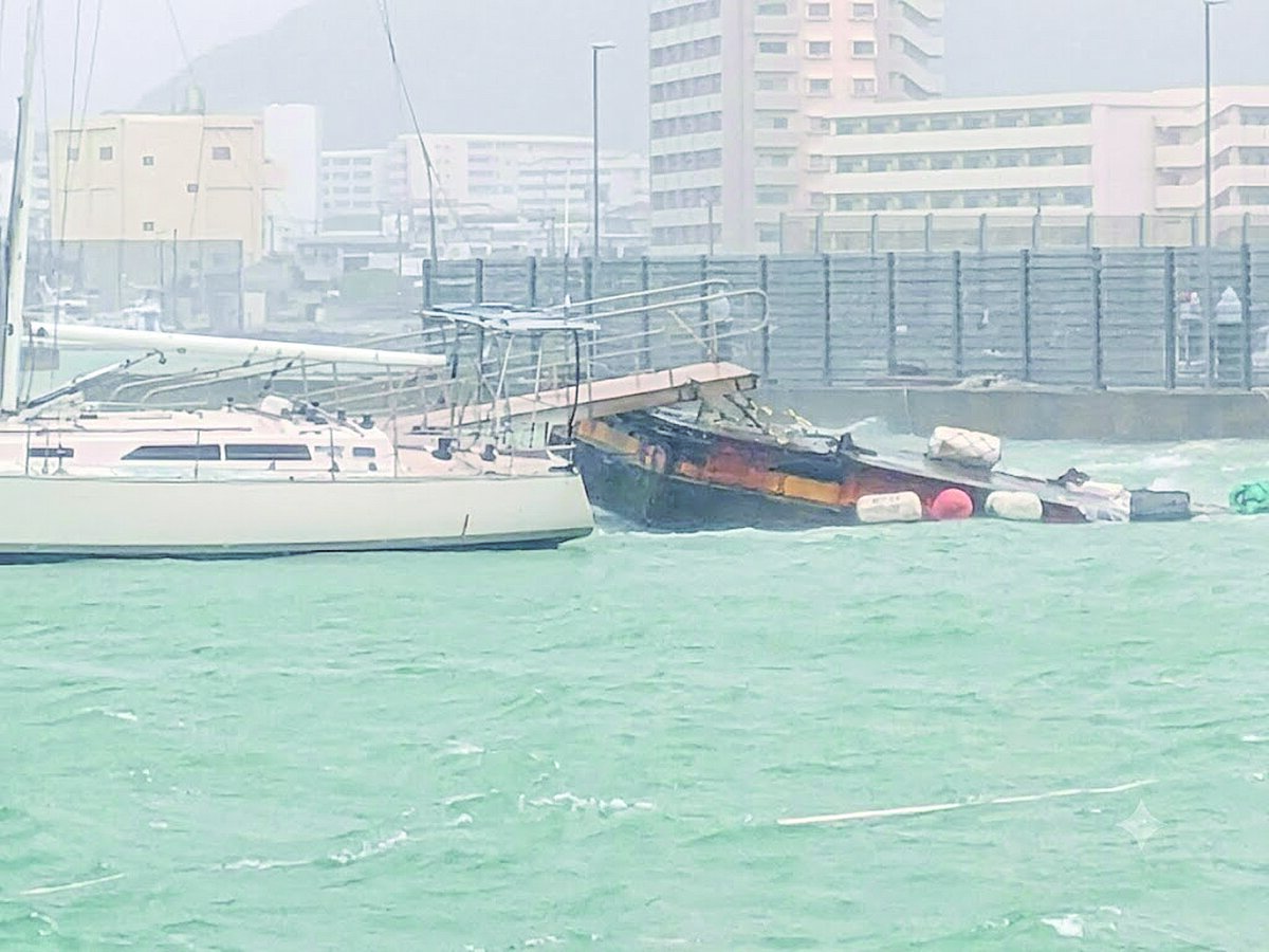 伊原間で最大瞬間34㍍　石垣漁港ポンツーンに被害　台風13号、八重山最接近