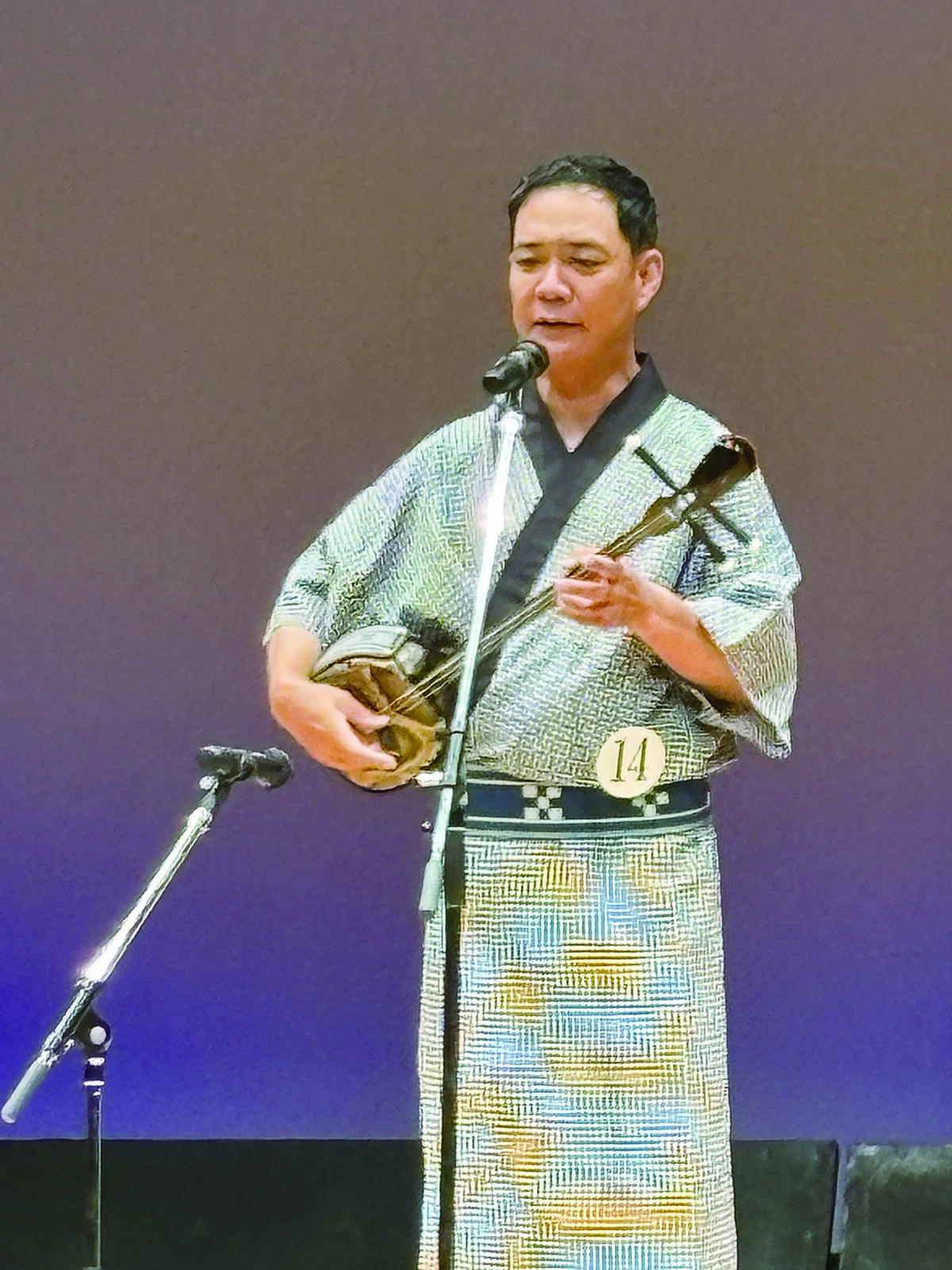 最優秀賞に藤川貴司さん　東京とぅばらーま大会で熱唱