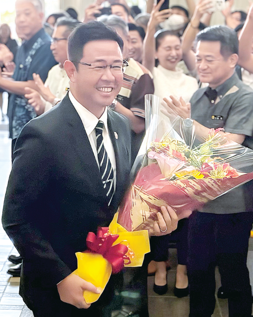 古謝県政スタート　沖縄知事「共に沖縄を前に」