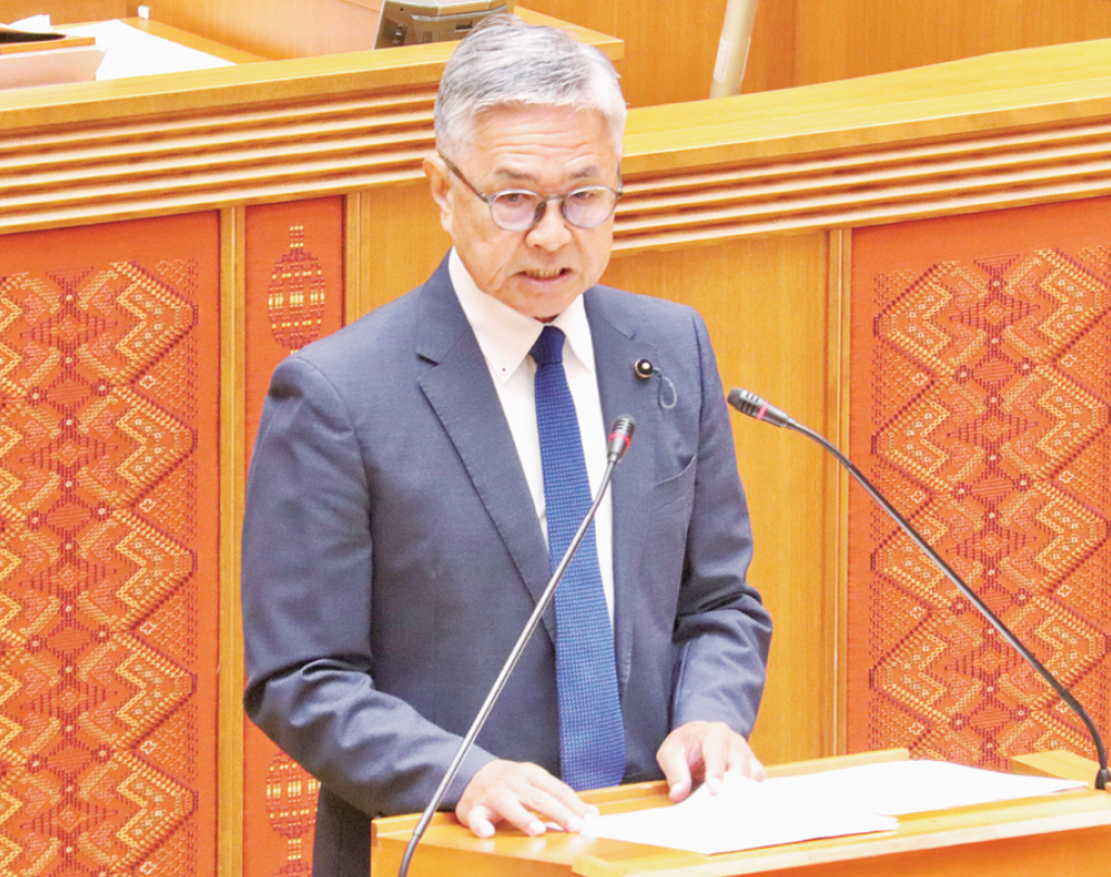 抗議決議「責任追及が不十分」　當間氏、最高責任者の更迭要求